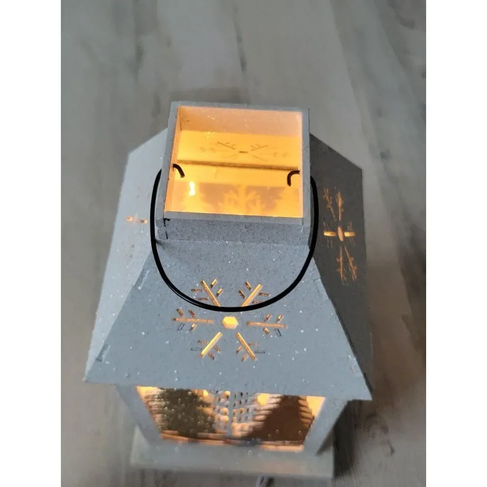 unbranded string light